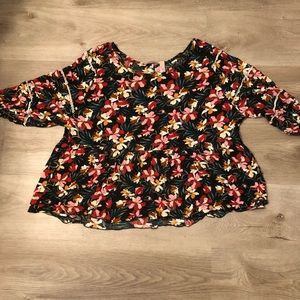 Willow and Root floral, peplum, quart sleeved shirt!